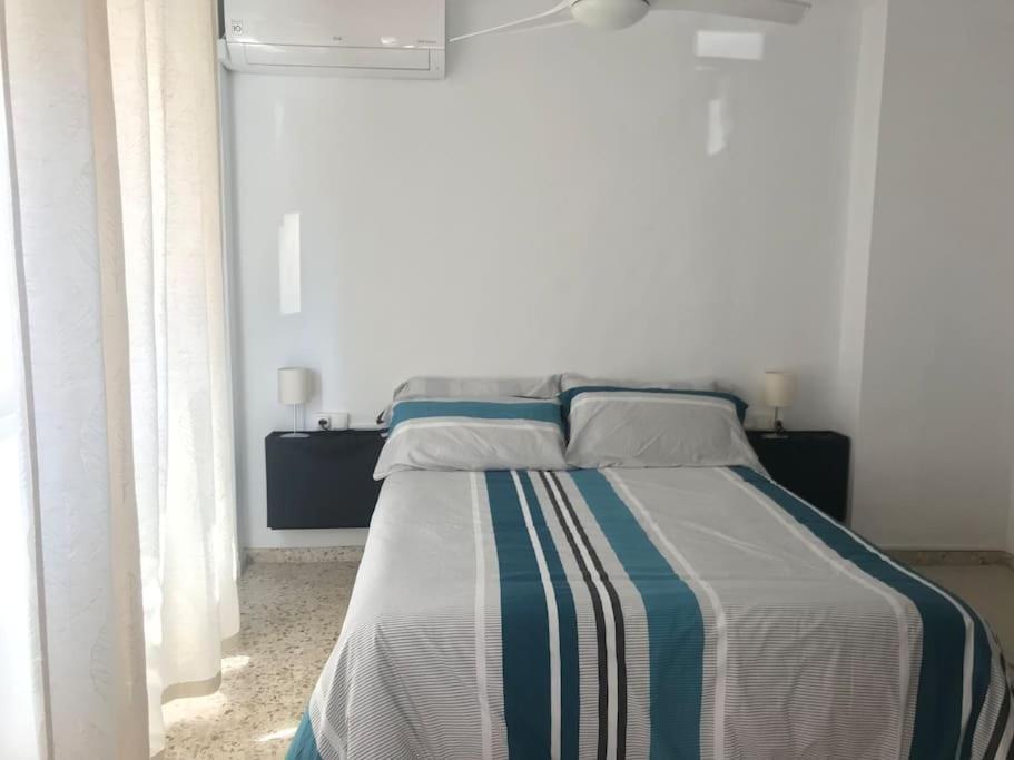 Beachfront House Пилес Экстерьер фото
