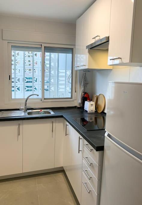 Beachfront House Пилес Экстерьер фото